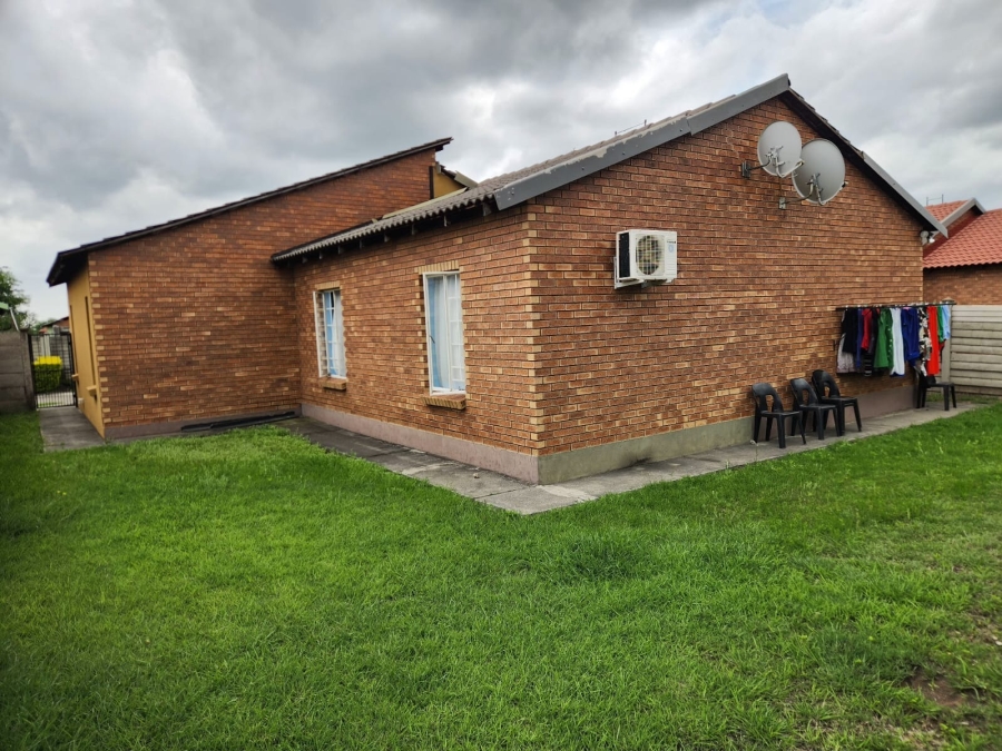 3 Bedroom Property for Sale in Waterval East North West